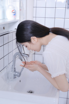 闻檀嫡长孙按在龙椅上弄